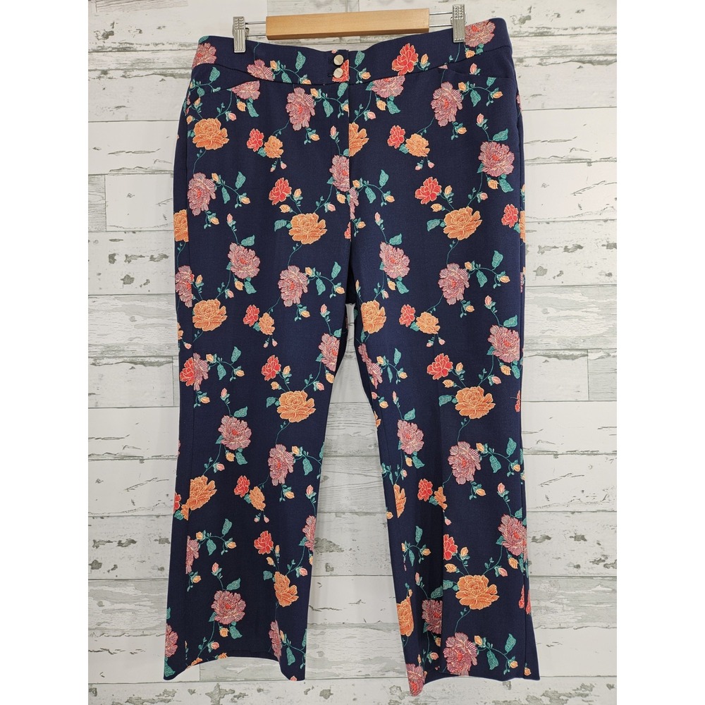 Chico's Secret Stretch Textural Fleur Straight Crop Pants Navy Floral 2.5 L 14